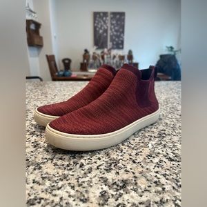 EUC, Rothy’s, Berry Lattice Stitch, Chelsea Sneaker, Rare, Women’s Size 8 1/2